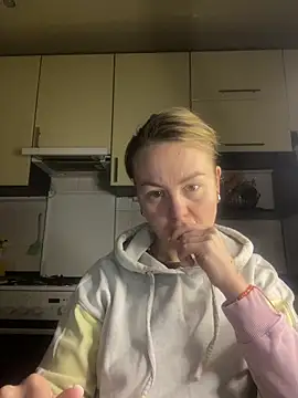 MartaLuna  online show from February 7, 2026, 9:07 pm