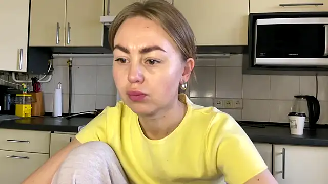 MartaLuna  online show from March 19, 2026, 2:43 pm