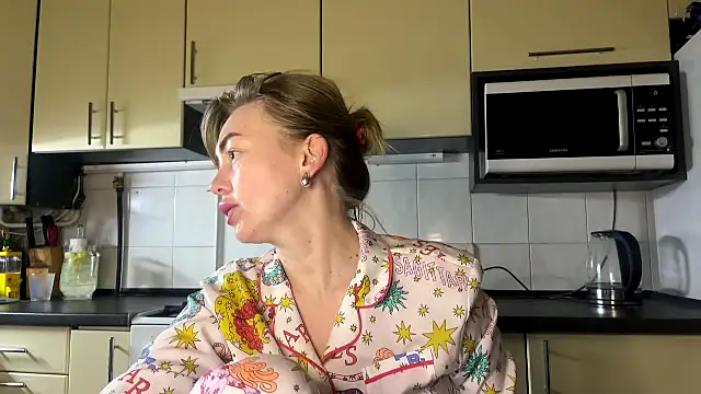 MartaLuna  online show from March 25, 2026, 8:48 pm