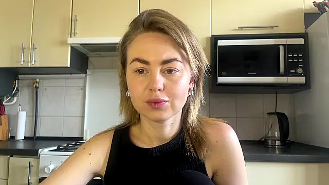 MartaLuna  online show from March 26, 2026, 11:05 am