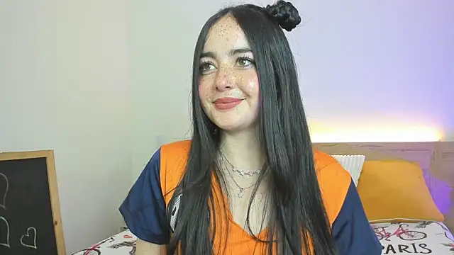 Snapshot of Ashleypetit chatting on June 4, 2026, 1:39 pm Ashleypetit online show from June 4, 2026, 1:39 pm
