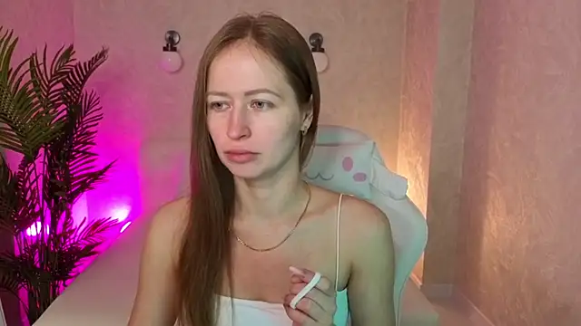 Snapshot of bella_li__ chatting on December 21, 2025, 1:24 am bella li online show from December 21, 2025, 1:24 am