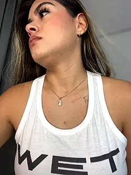 MayaMoanXXX online show from September 15, 2025, 1:11 pm