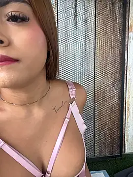 MayaMoanXXX online show from June 5, 2026, 1:17 pm