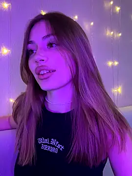 Elizabeth Tay online show from October 26, 2025, 5:19 pm