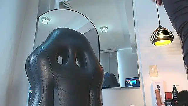 emma hearths online show from October 30, 2025, 7:36 pm