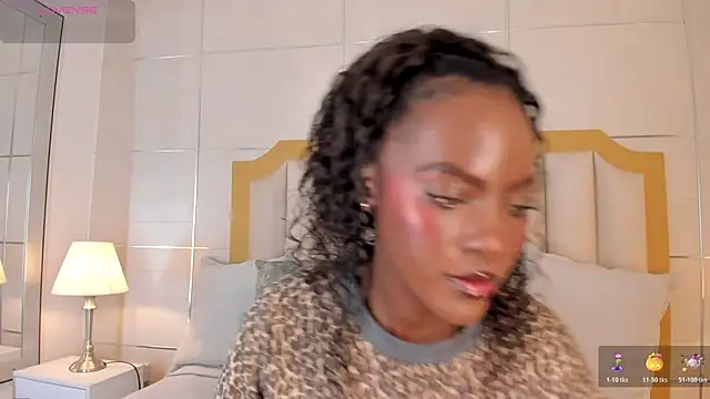 DakotaWangi online show from November 9, 2025, 3:38 am