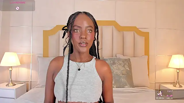 DakotaWangi online show from November 17, 2025, 3:23 am