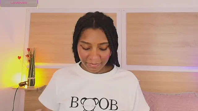 ValeryCortezm online show from October 29, 2025, 12:18 pm