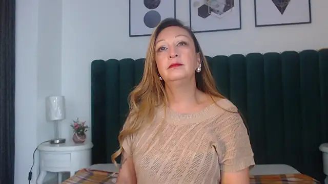 VictoriaQueen Fg online show from October 6, 2025, 12:35 pm