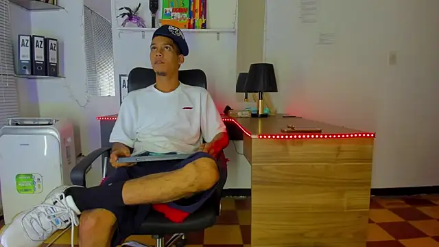 xxKamadevaxx online show from November 7, 2025, 12:49 pm