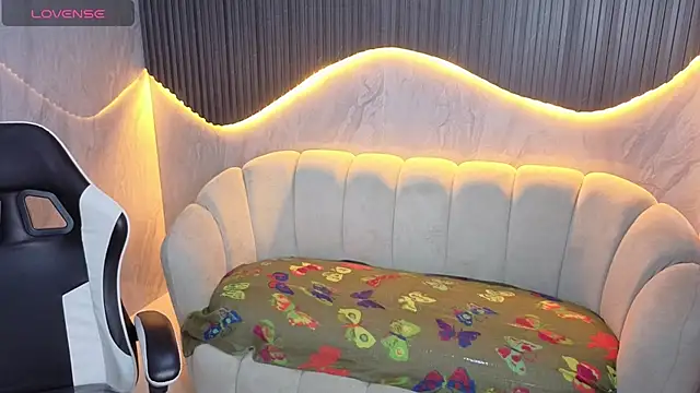 Maia Tx online show from October 6, 2025, 1:19 pm