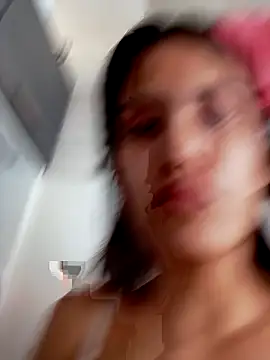 Isa Rouse   online show from October 31, 2025, 2:40 pm