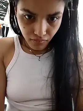 Isa Rouse   online show from November 18, 2025, 3:38 pm