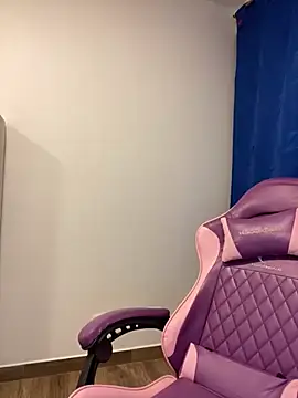 April Becker online show from October 5, 2025, 3:05 am