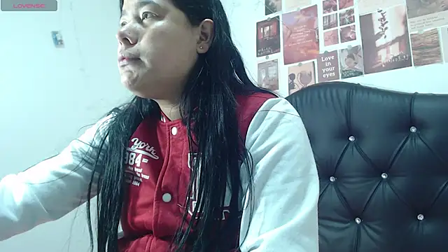 April Becker online show from March 11, 2026, 3:01 am