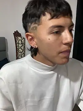 NaytonFreeman online show from September 19, 2025, 1:07 am