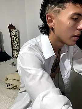 NaytonFreeman online show from September 21, 2025, 2:35 am