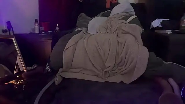 jasoncali305 online show from April 19, 2026, 3:55 pm