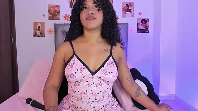 Snapshot of AfricaBell chatting on June 18, 2026, 4:35 am AfricaBell online show from June 18, 2026, 4:35 am