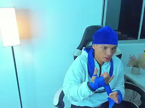 Snapshot of EL_VENEZOLANO_22CM chatting on February 9, 2026, 1:31 am EL VENEZOLANO 22CM online show from February 9, 2026, 1:31 am