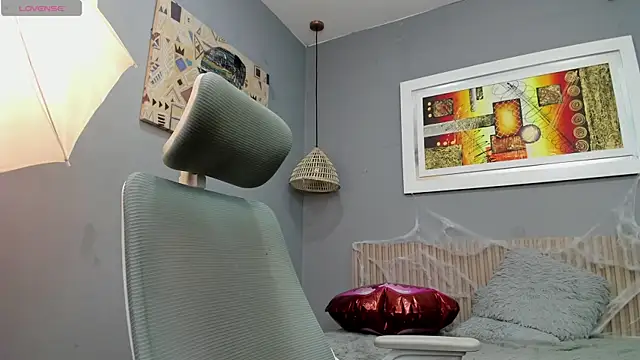 eva sk online show from October 13, 2025, 12:05 pm