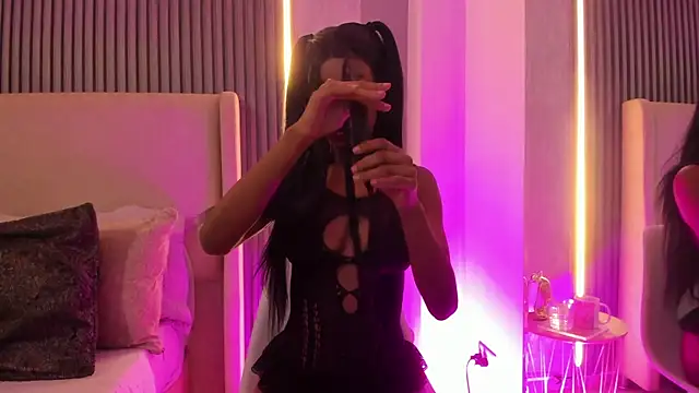 AishaValcazar online show from September 30, 2025, 3:22 am