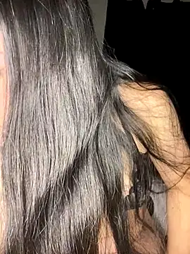 lily rose26 online show from November 12, 2025, 4:13 am