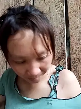 bonnie-00 online show from April 18, 2026, 10:08 am