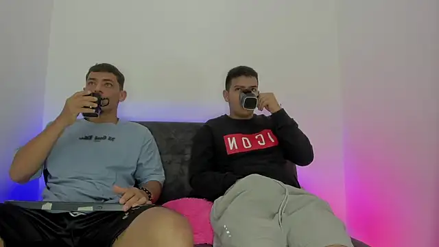 maykel and mike online show from October 19, 2025, 10:49 am