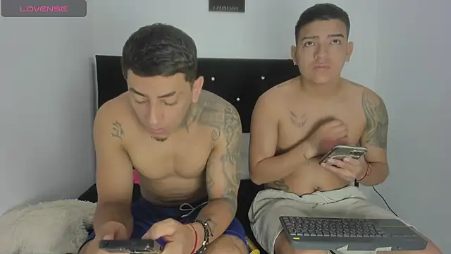 maykel and mike online show from November 15, 2025, 10:12 am