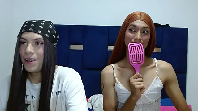 Snapshot of PinkLuna_LolaBloom chatting on May 15, 2026, 11:23 pm PinkLuna LolaBloom online show from May 15, 2026, 11:23 pm