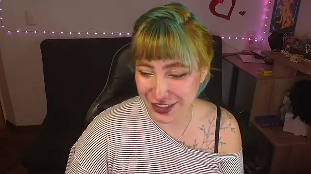 Miacatsito3 online show from July 9, 2026, 11:42 pm