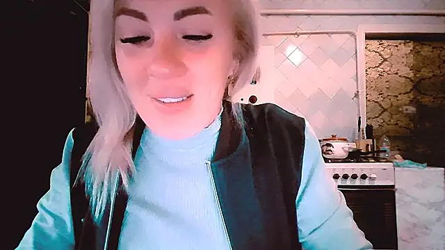 EmmaCat  online show from September 26, 2025, 8:40 am