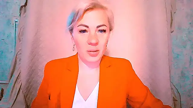 EmmaCat  online show from September 28, 2025, 4:51 am