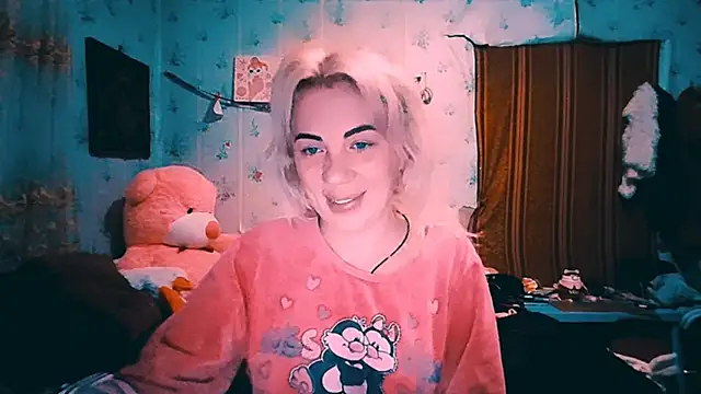 EmmaCat  online show from October 19, 2025, 2:18 pm