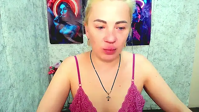 EmmaCat  online show from March 23, 2026, 5:44 am