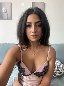 Mia spicyy online show from October 12, 2025, 8:35 am