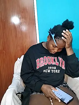 BlondieBitch online show from November 28, 2025, 9:28 pm