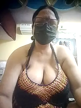 thehotlady online show from April 22, 2026, 3:31 am