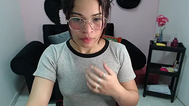 mia sexgirl online show from December 19, 2025, 12:34 pm