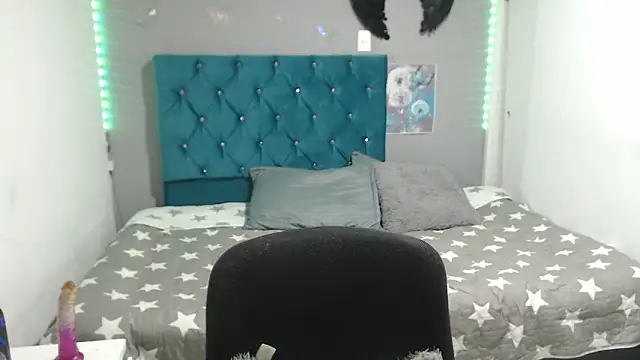 mia sexgirl online show from May 26, 2026, 12:23 pm