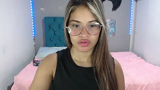 mia sexgirl online show from June 22, 2026, 12:13 pm