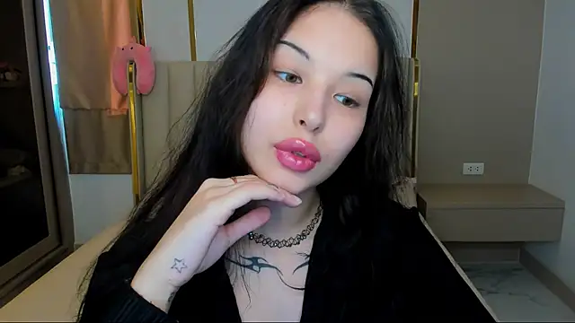 ElizabethParkk online show from November 11, 2025, 8:14 am