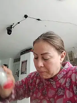 LaraCaliente online show from June 30, 2026, 12:39 pm