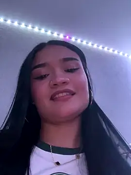 Alanasole online show from October 6, 2025, 2:09 am