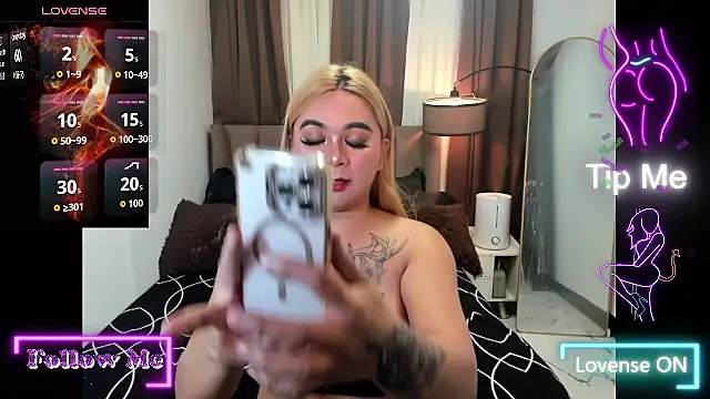 LusciousZenaiahx online show from October 14, 2025, 9:10 am