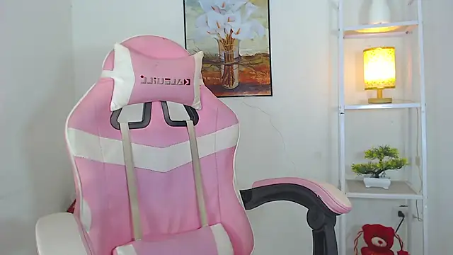 xxxgoddesnicolexxx online show from March 19, 2026, 2:21 pm