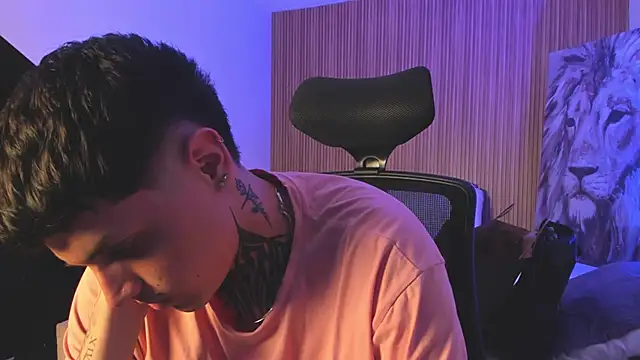 Declan-Fox online show from November 26, 2025, 4:46 am