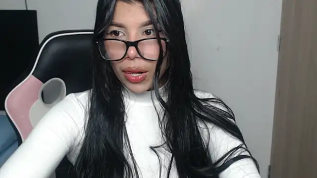 MayaScott11 online show from April 22, 2026, 7:59 pm